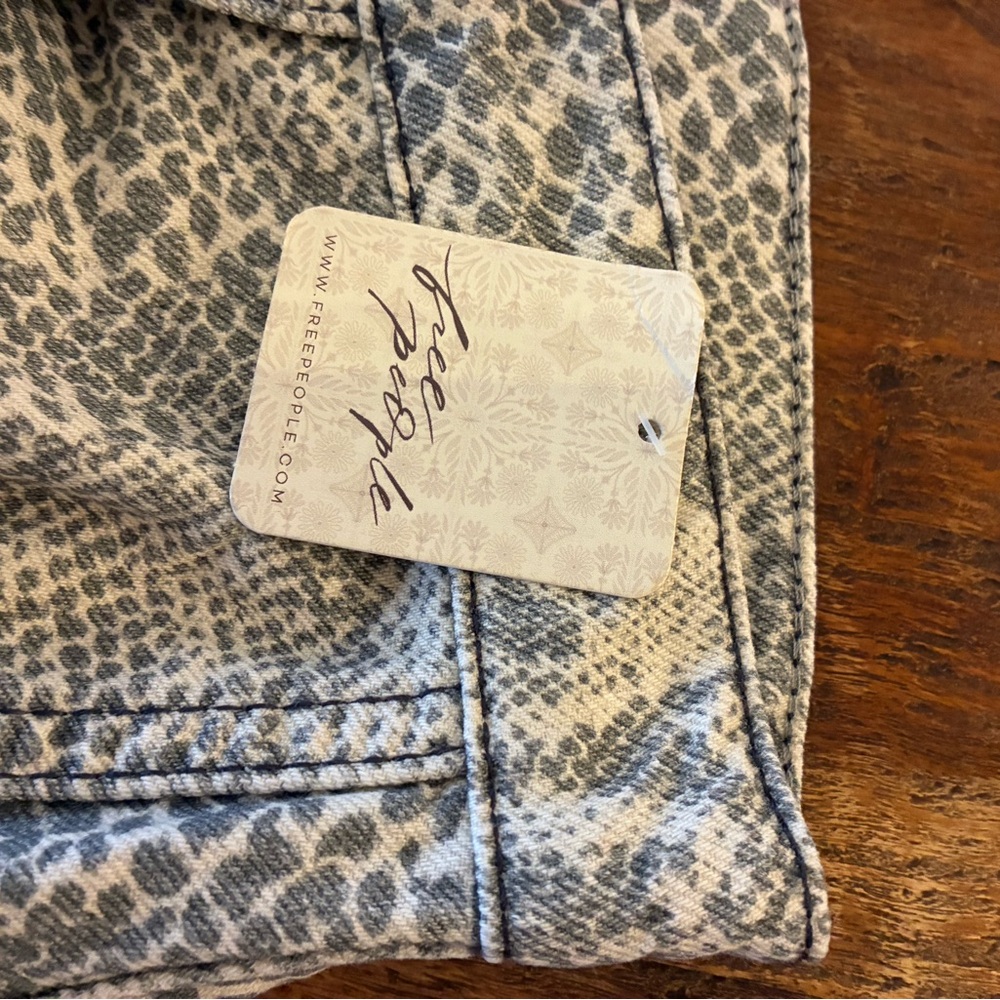 NWT Free People We The Free in good luck printed Barrel Jean in Snack Combo - Picture 11 of 14